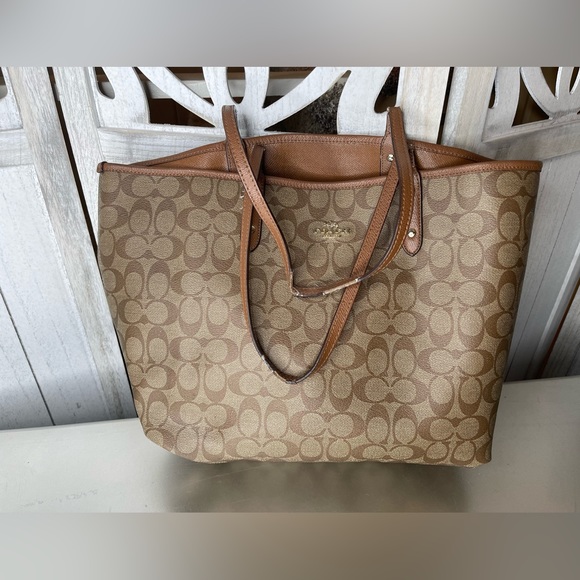 COACH CITY TOTE BROWN MONOGRAM LOGO WITH TAN INTERIOR REVERSIBLE - Picture 2 of 9